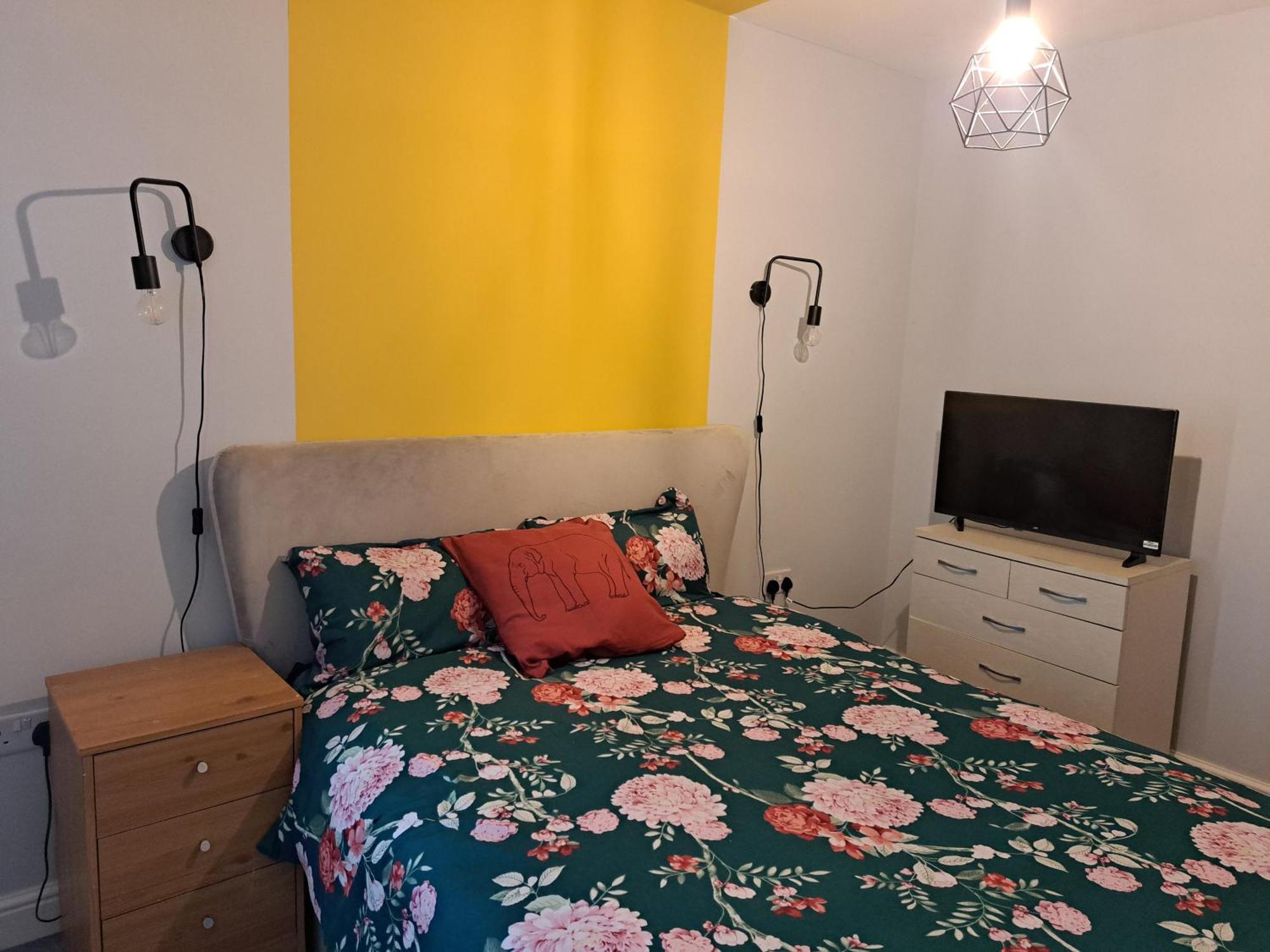 Private And Comfortable Room In Cosy Home Нотингам Екстериор снимка
